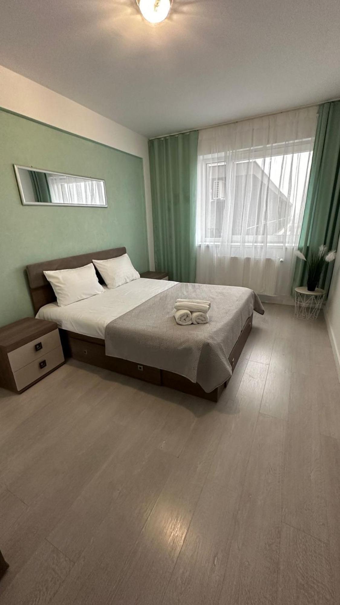 Chris Holiday Oradea Exterior foto